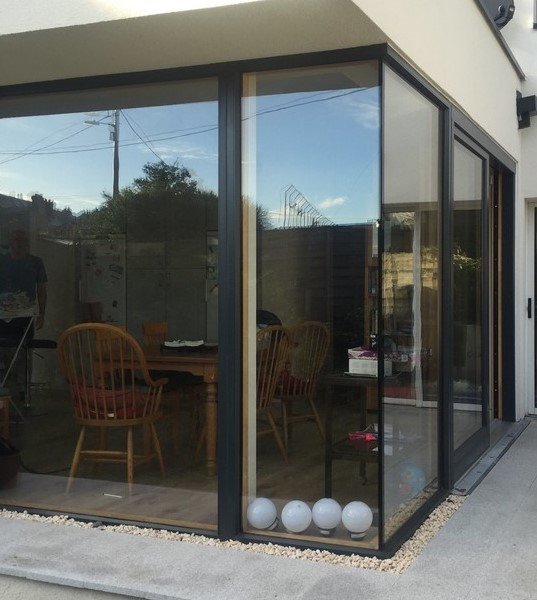 THERMAL BREAK GLASS TO GLASS CORNER WINDOWS